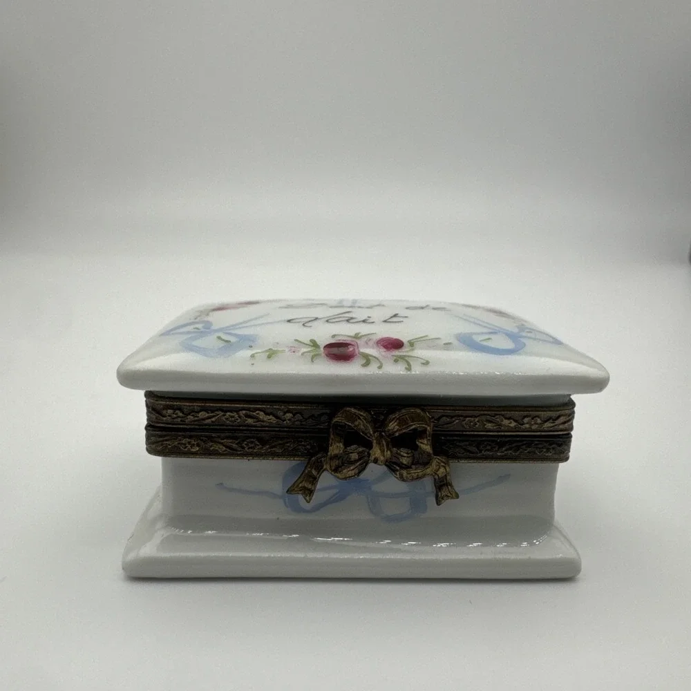 Limoges - Dent de Lait Tooth fairy box Signed Hand Painted Bows Roses